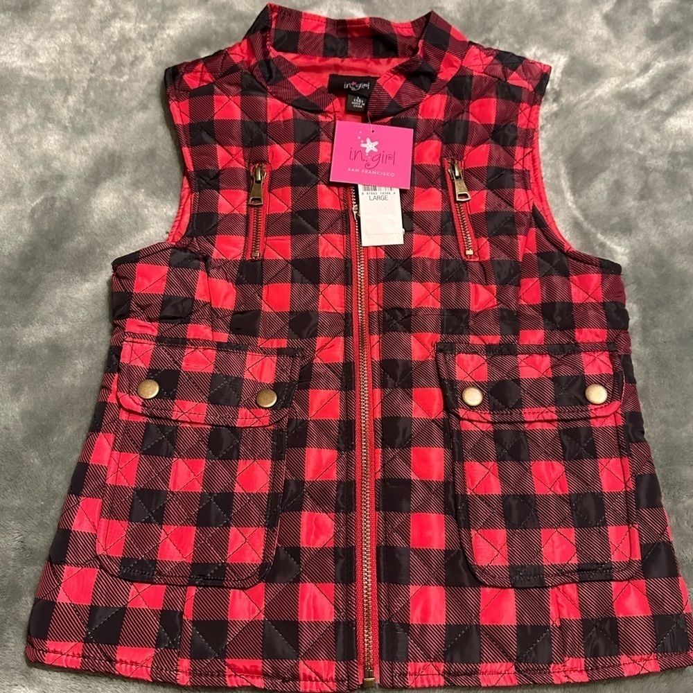 NWT I.N. Girl
Big Girls 7-16 Sleeveless Plaid  Vest in Red